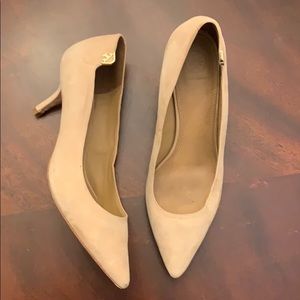 Tory Burch Elizabeth Suede Heels in Blush